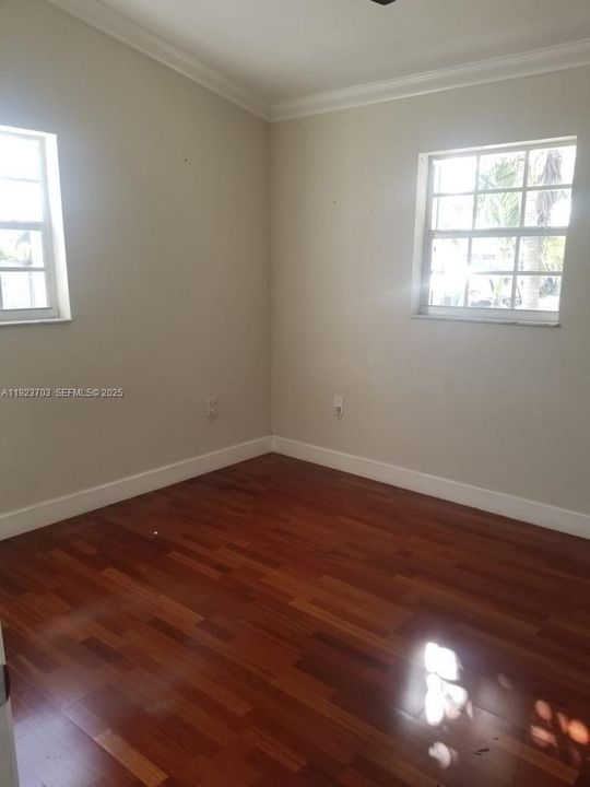 For Sale: $780,000 (5 beds, 3 baths, 1782 Square Feet)