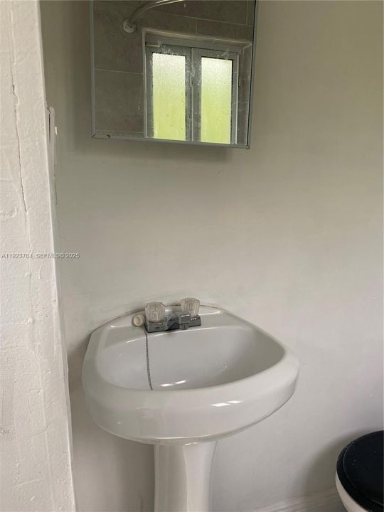 For Rent: $900 (0 beds, 1 baths, 0 Square Feet)