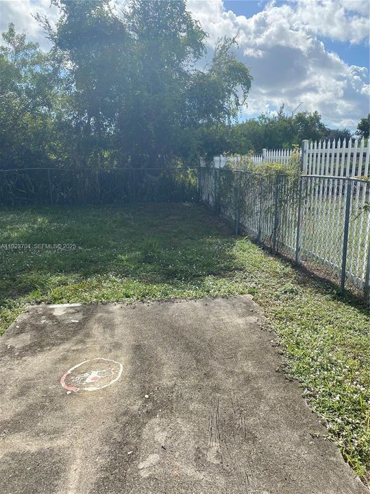 For Rent: $900 (0 beds, 1 baths, 0 Square Feet)