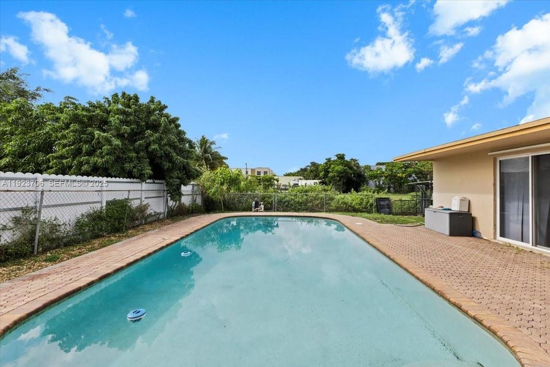 На продажу: $459,000 (4 спален, 2 ванн, 1850 Квадратных фут)