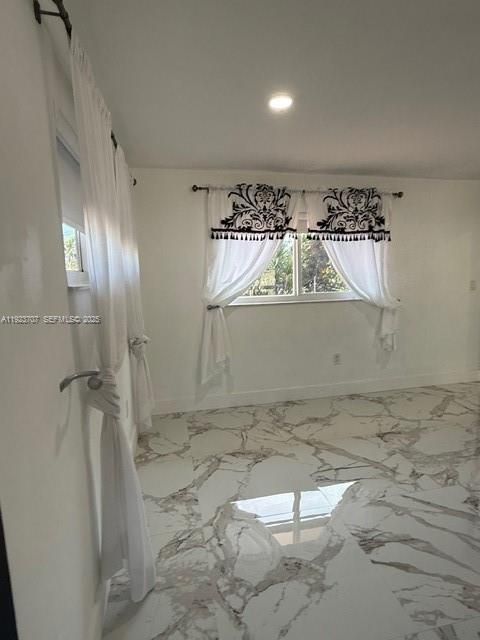 В аренду: $2,200 (1 спален, 1 ванн, 0 Квадратных фут)