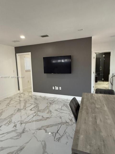 В аренду: $2,200 (1 спален, 1 ванн, 0 Квадратных фут)