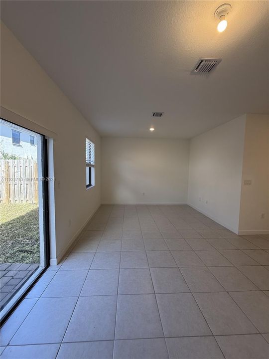 For Rent: $2,625 (3 beds, 2 baths, 1695 Square Feet)