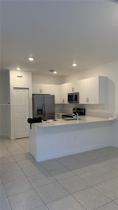 For Rent: $2,625 (3 beds, 2 baths, 1695 Square Feet)