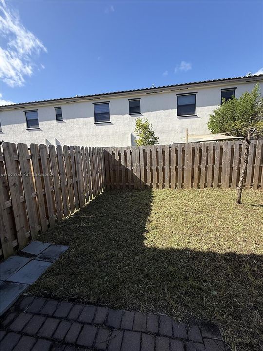 For Rent: $2,625 (3 beds, 2 baths, 1695 Square Feet)