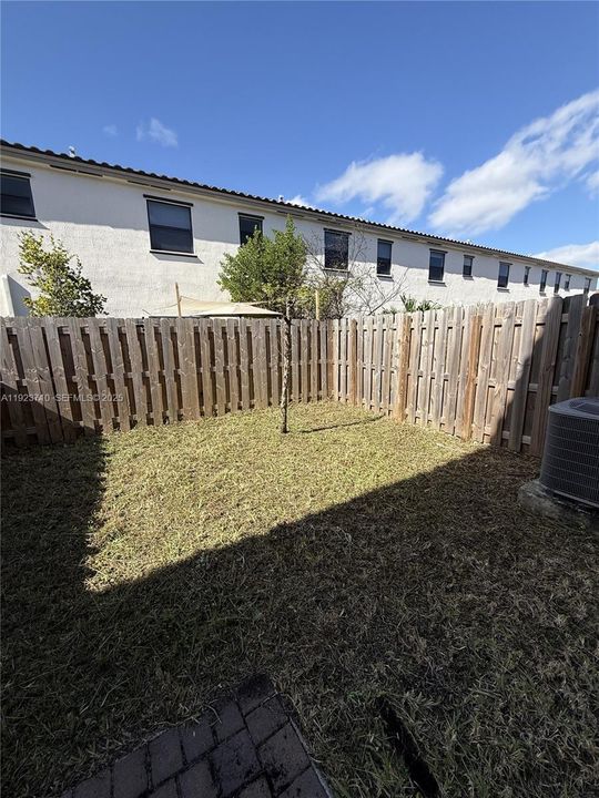 For Rent: $2,625 (3 beds, 2 baths, 1695 Square Feet)