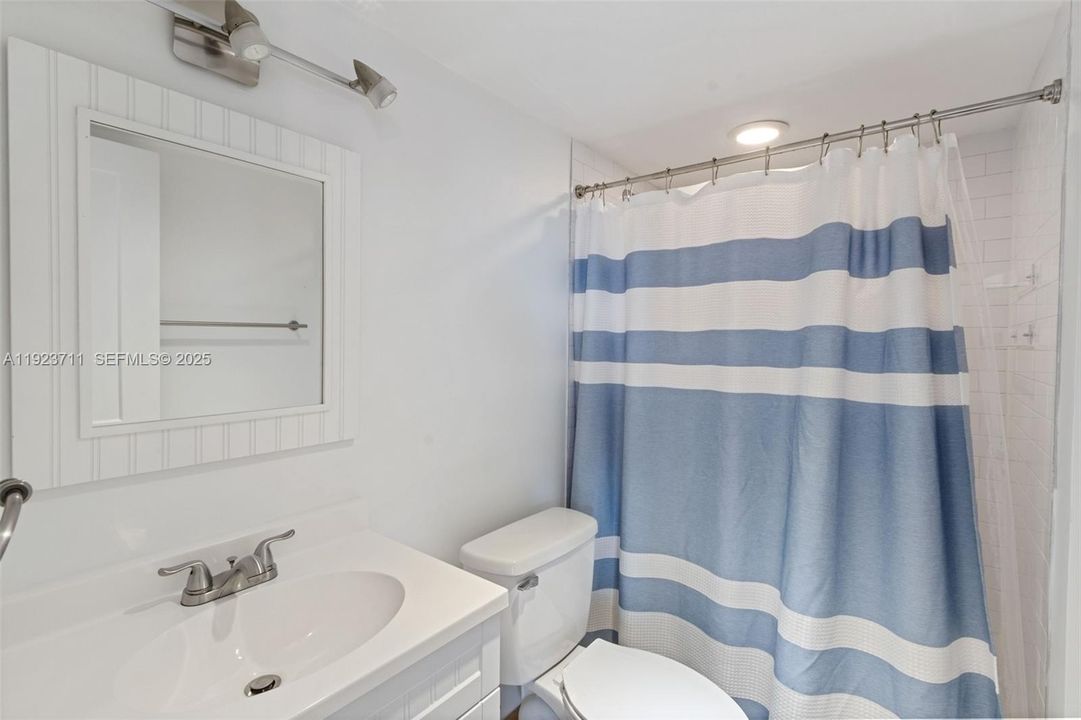 Под контрактом: $3,400 (2 спален, 2 ванн, 1145 Квадратных фут)