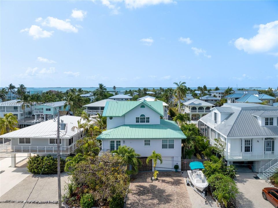 For Sale: $1,335,000 (3 beds, 2 baths, 1820 Square Feet)