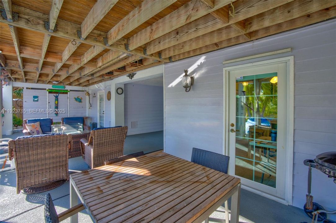 For Sale: $1,335,000 (3 beds, 2 baths, 1820 Square Feet)