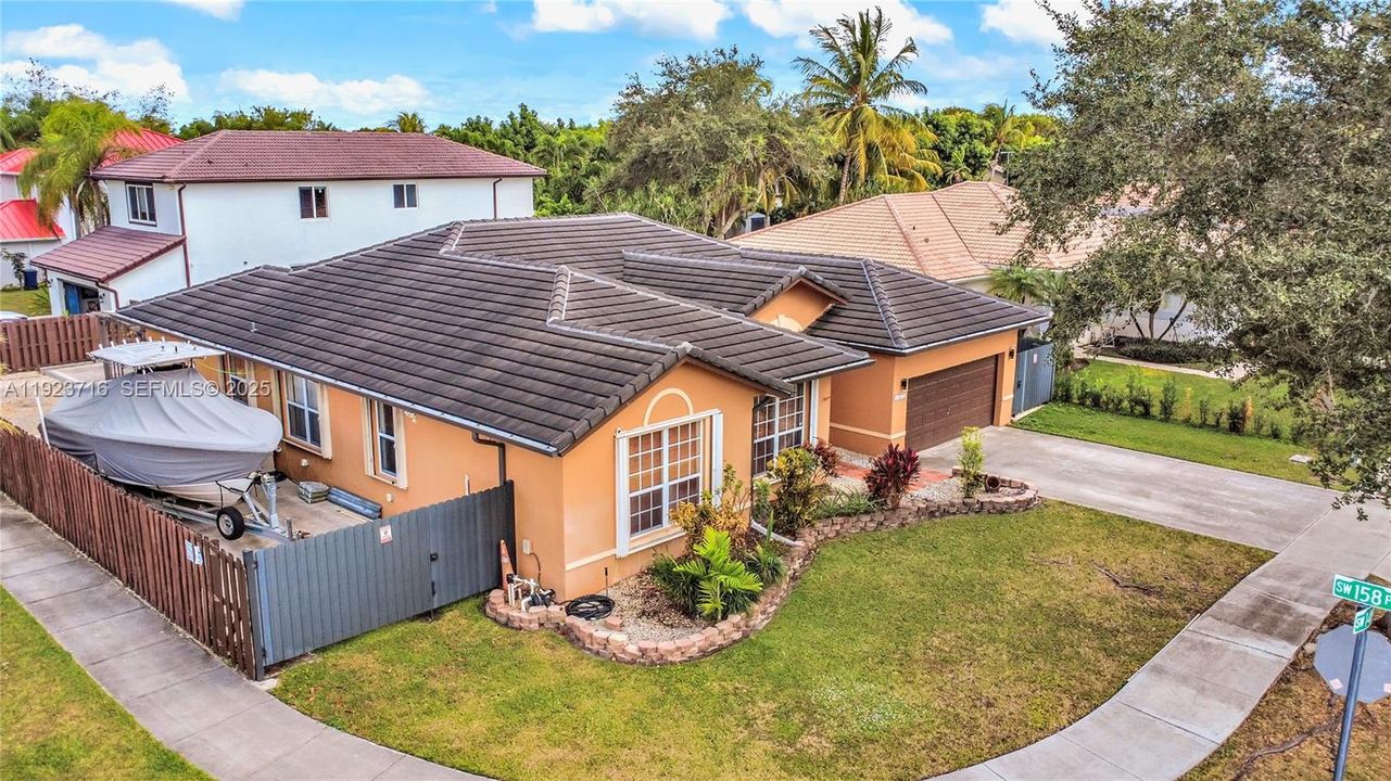 出租: $4,650 (4 贝兹, 2 浴室, 0 平方英尺)