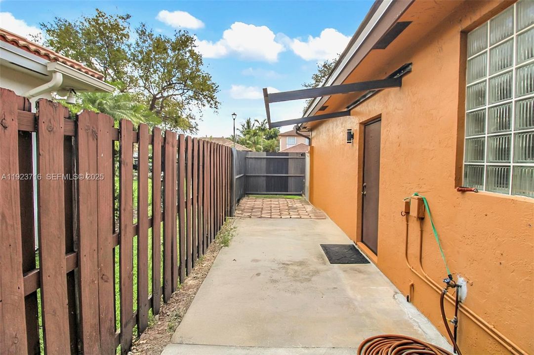 出租: $4,650 (4 贝兹, 2 浴室, 0 平方英尺)