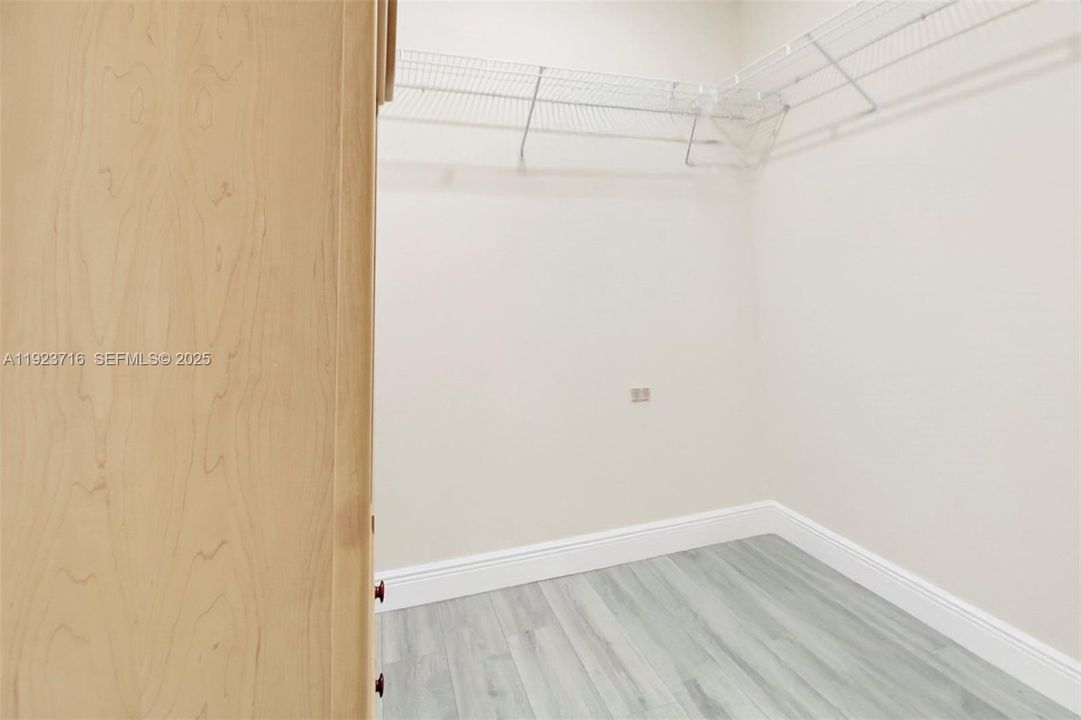 出租: $4,650 (4 贝兹, 2 浴室, 0 平方英尺)