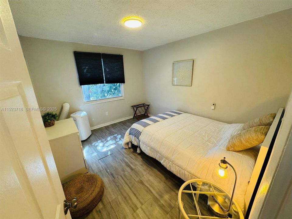 For Rent: $2,550 (3 beds, 1 baths, 2887 Square Feet)