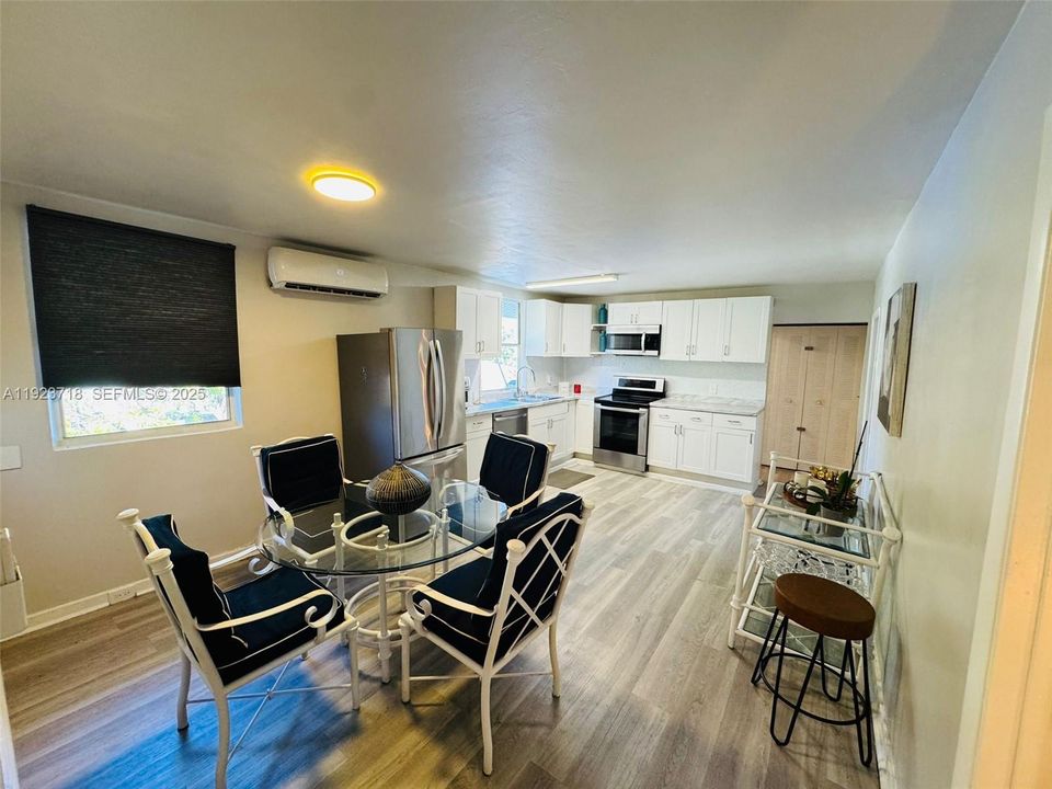 For Rent: $2,550 (3 beds, 1 baths, 2887 Square Feet)