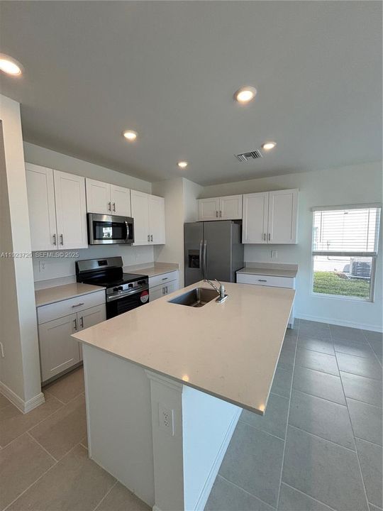 В аренду: $2,000 (3 спален, 2 ванн, 0 Квадратных фут)