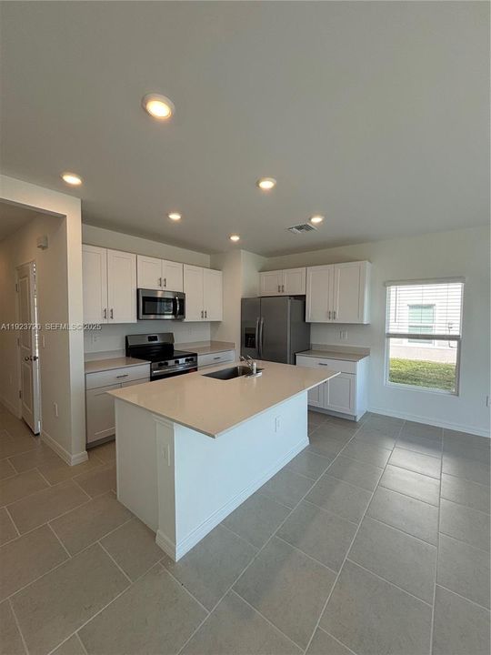 В аренду: $2,000 (3 спален, 2 ванн, 0 Квадратных фут)