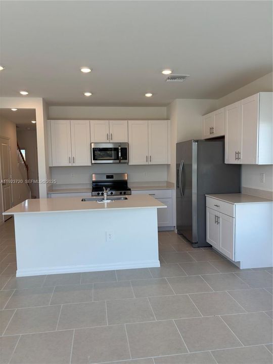 В аренду: $2,000 (3 спален, 2 ванн, 0 Квадратных фут)