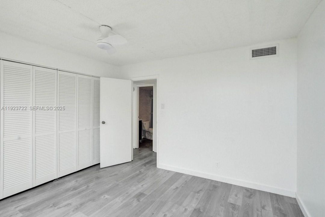 For Sale: $190,000 (2 beds, 2 baths, 1296 Square Feet)