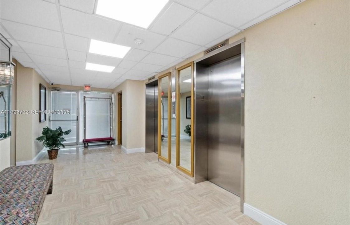 For Sale: $190,000 (2 beds, 2 baths, 1296 Square Feet)