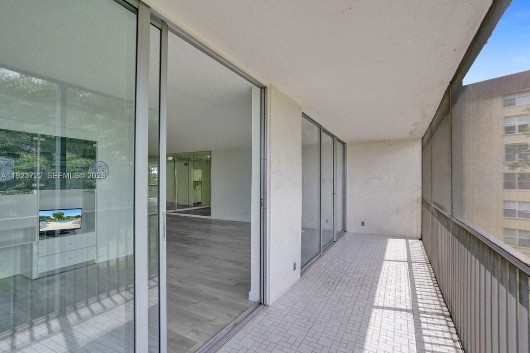 For Sale: $190,000 (2 beds, 2 baths, 1296 Square Feet)