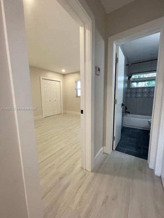 For Rent: $1,825 (1 beds, 1 baths, 700 Square Feet)