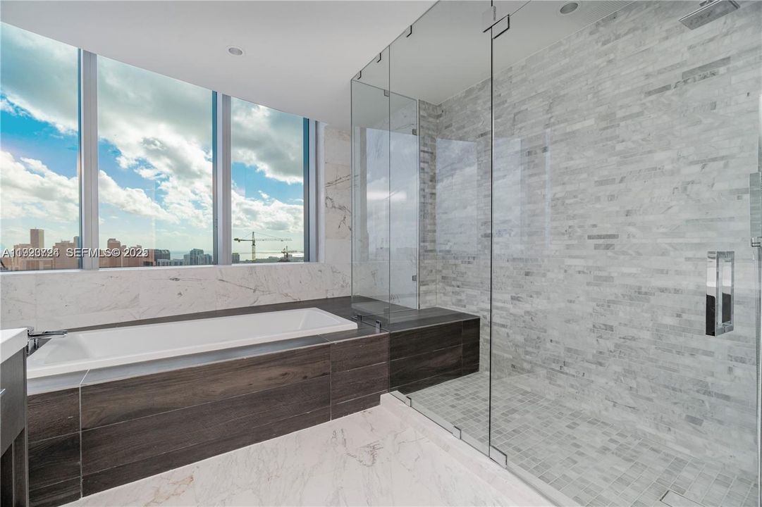 For Sale: $4,399,000 (4 beds, 5 baths, 3852 Square Feet)