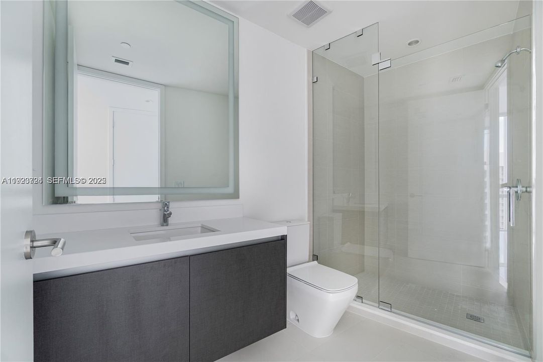 For Sale: $4,399,000 (4 beds, 5 baths, 3852 Square Feet)