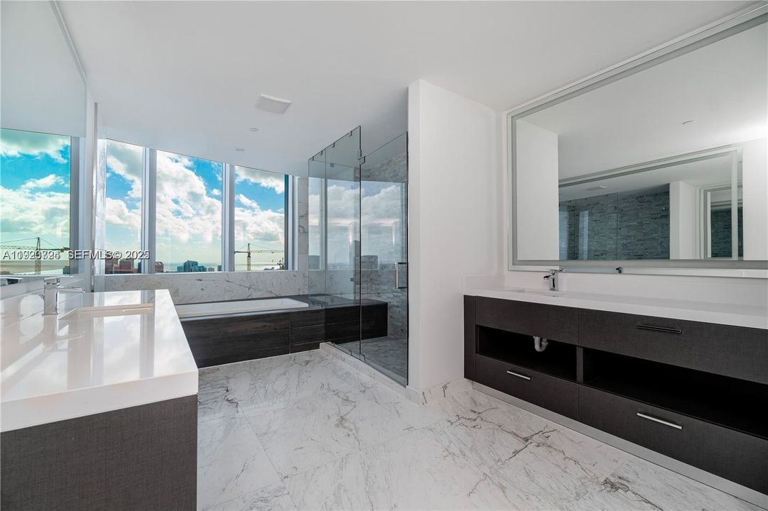 For Sale: $4,399,000 (4 beds, 5 baths, 3852 Square Feet)