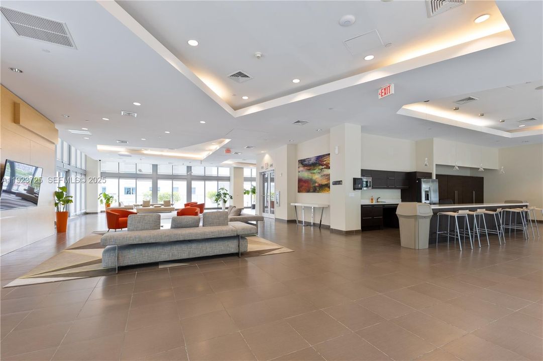 待售: $670,000 (2 贝兹, 2 浴室, 1107 平方英尺)