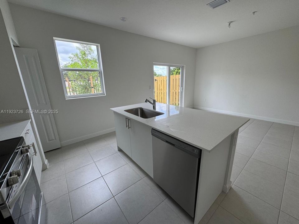 For Rent: $4,000 (3 beds, 2 baths, 1787 Square Feet)