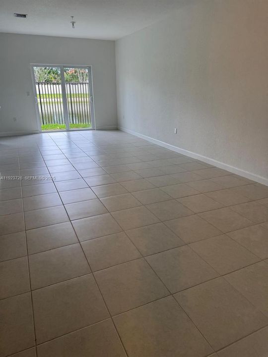 For Rent: $4,000 (3 beds, 2 baths, 1787 Square Feet)