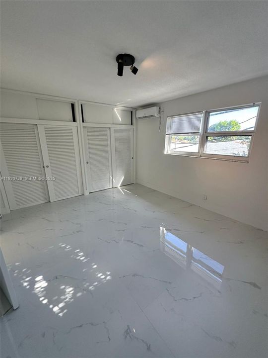 For Rent: $1,750 (1 beds, 1 baths, 650 Square Feet)