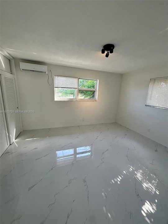 For Rent: $1,750 (1 beds, 1 baths, 650 Square Feet)