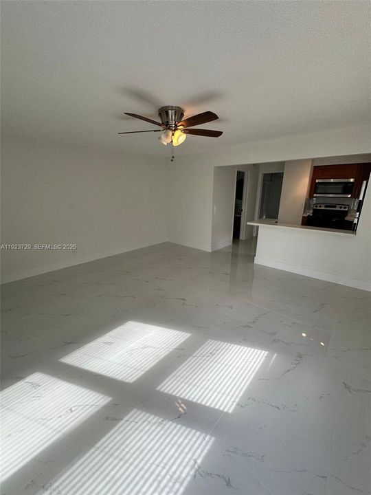 For Rent: $1,750 (1 beds, 1 baths, 650 Square Feet)