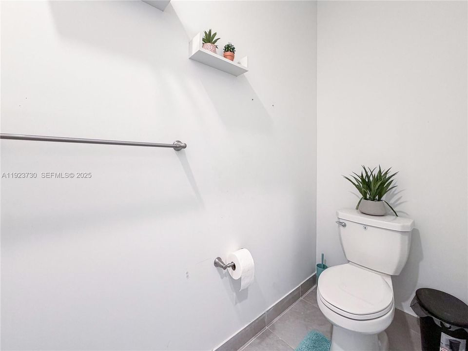 For Rent: $3,100 (4 beds, 2 baths, 1820 Square Feet)