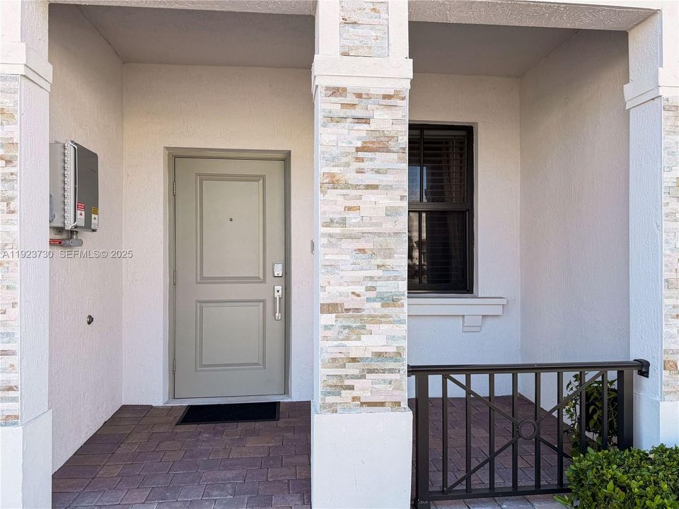 For Rent: $3,100 (4 beds, 2 baths, 1820 Square Feet)