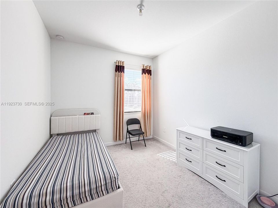 For Rent: $3,100 (4 beds, 2 baths, 1820 Square Feet)