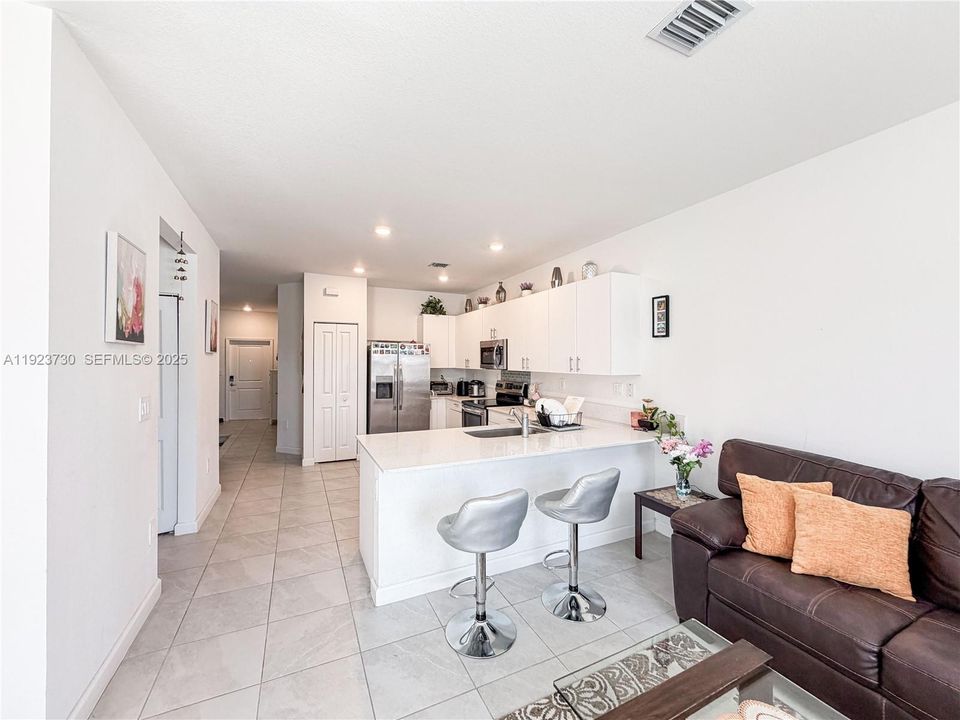 For Rent: $3,100 (4 beds, 2 baths, 1820 Square Feet)