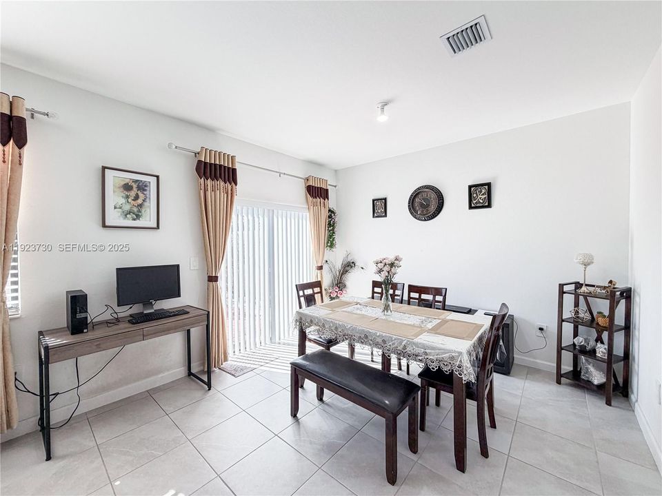 For Rent: $3,100 (4 beds, 2 baths, 1820 Square Feet)