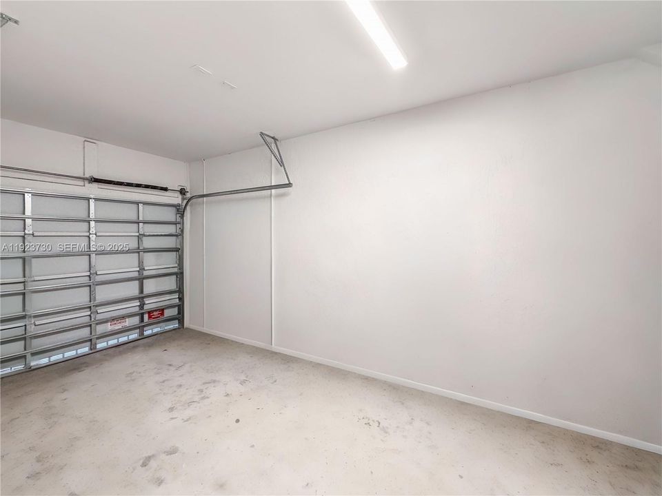 For Rent: $3,100 (4 beds, 2 baths, 1820 Square Feet)