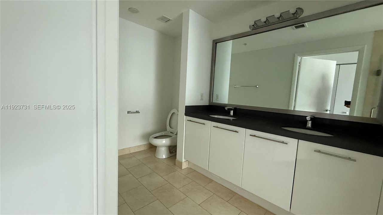 Active With Contract: $3,600 (2 beds, 2 baths, 1129 Square Feet)