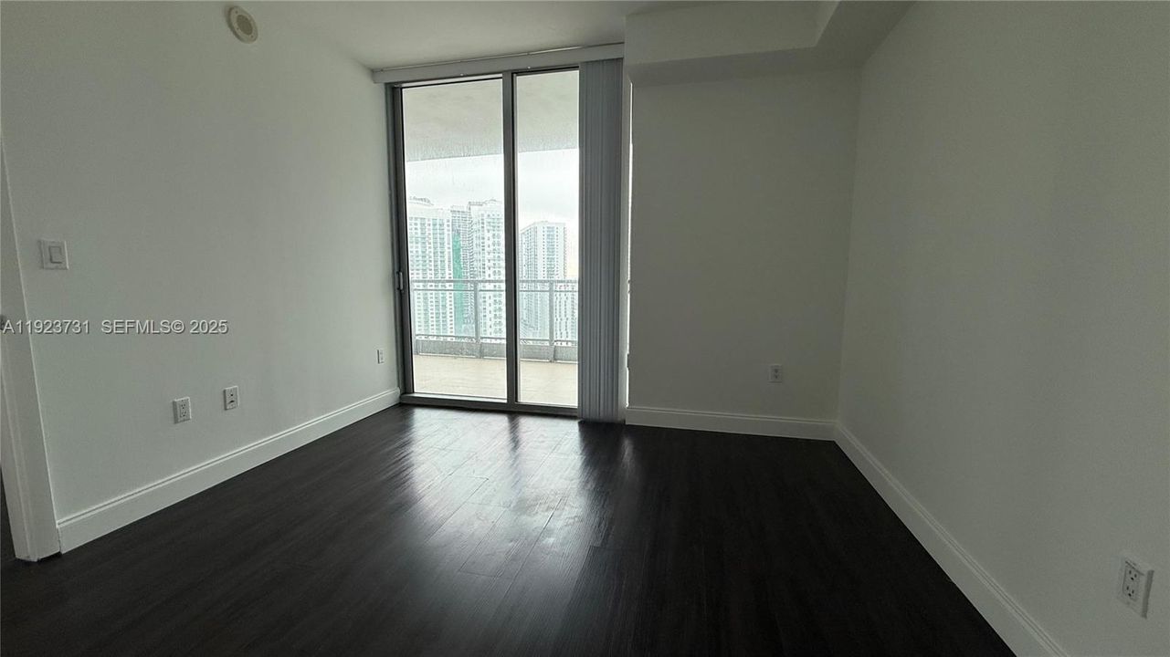Active With Contract: $3,600 (2 beds, 2 baths, 1129 Square Feet)