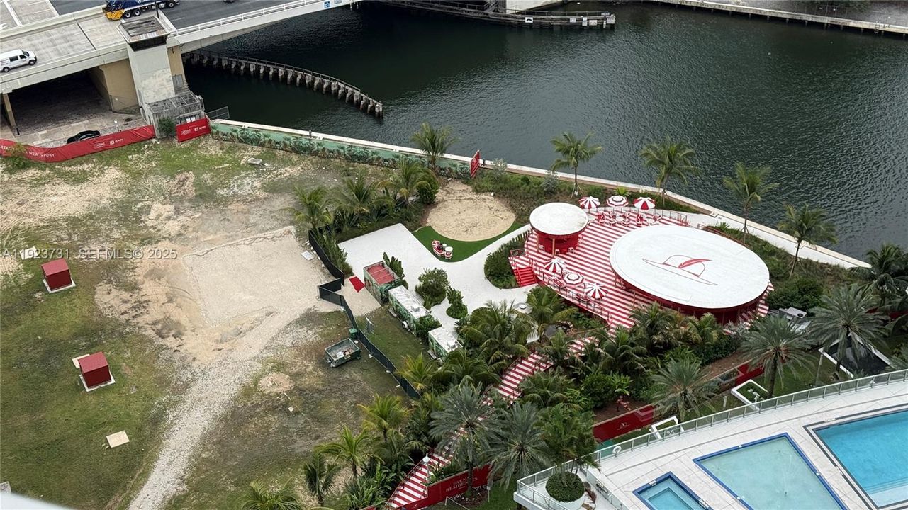 Active With Contract: $3,600 (2 beds, 2 baths, 1129 Square Feet)