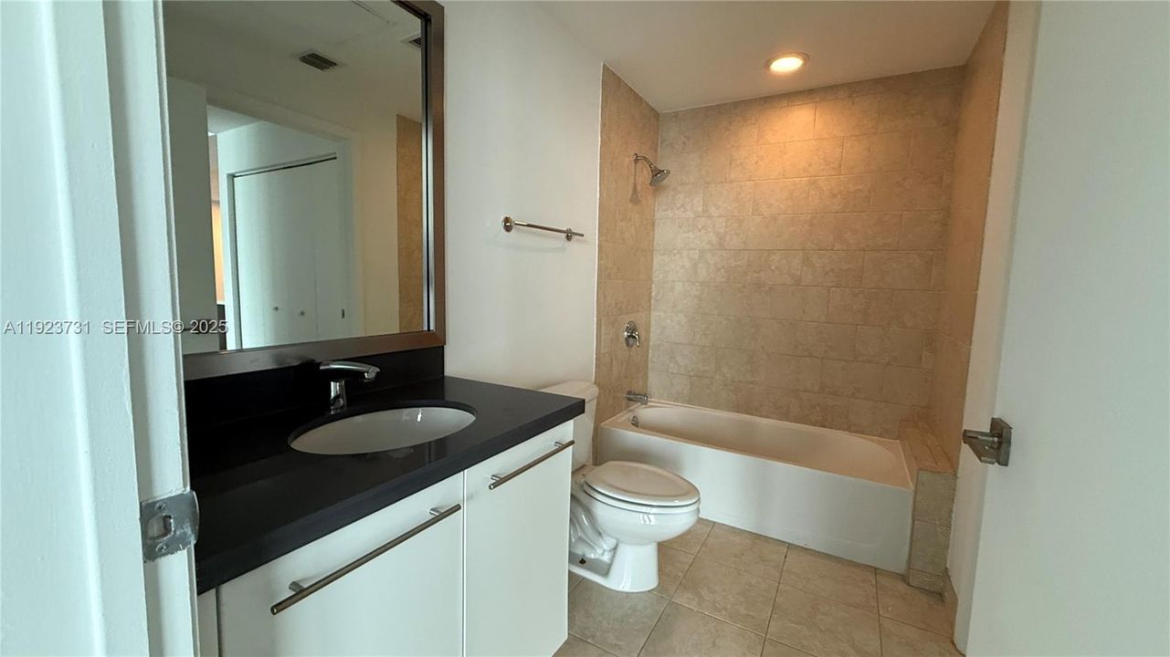 Active With Contract: $3,600 (2 beds, 2 baths, 1129 Square Feet)