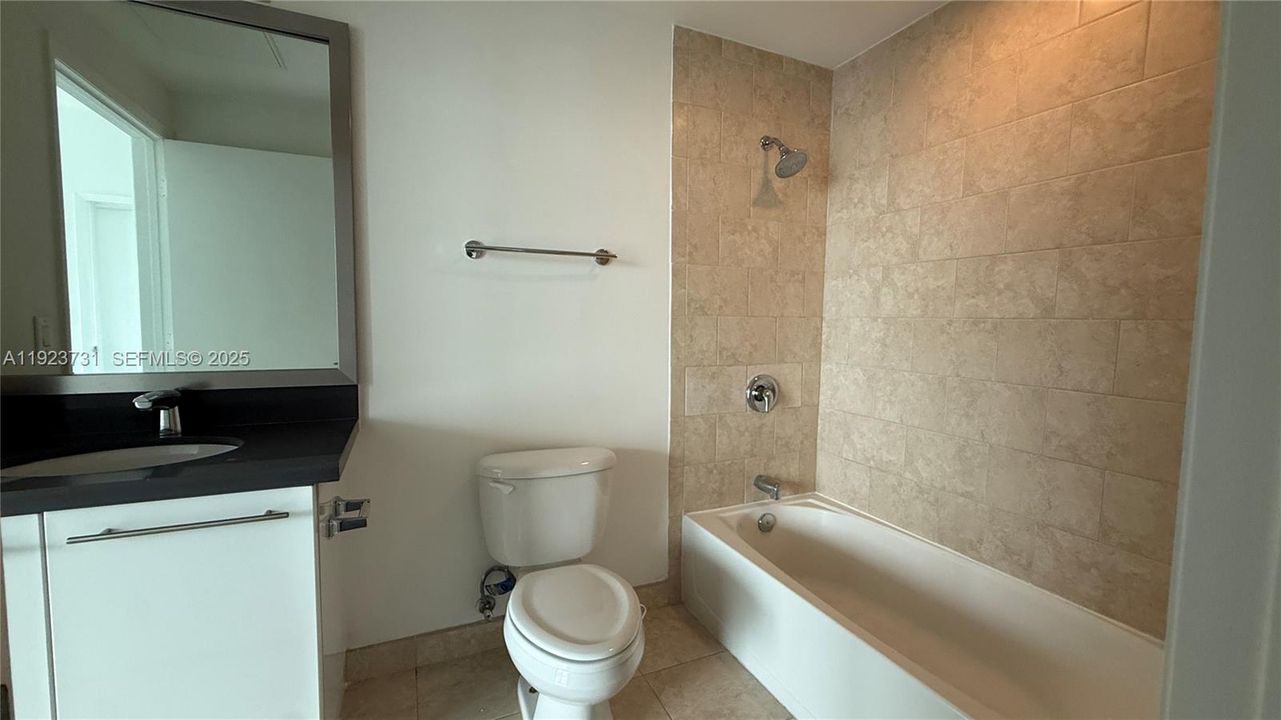 Active With Contract: $3,600 (2 beds, 2 baths, 1129 Square Feet)