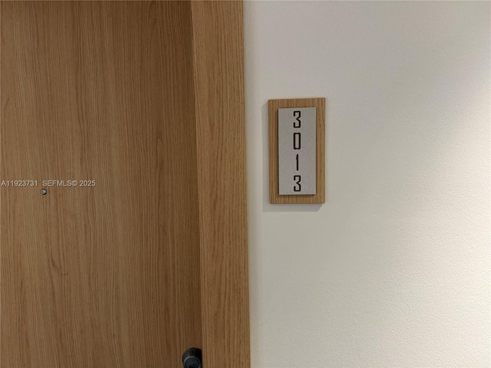 Active With Contract: $3,600 (2 beds, 2 baths, 1129 Square Feet)