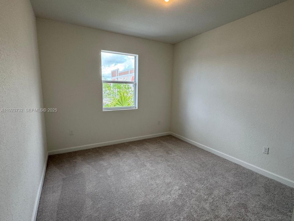 For Rent: $4,200 (4 beds, 2 baths, 1787 Square Feet)