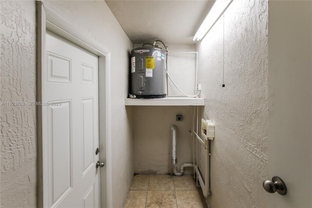 В аренду: $2,220 (2 спален, 1 ванн, 828 Квадратных фут)