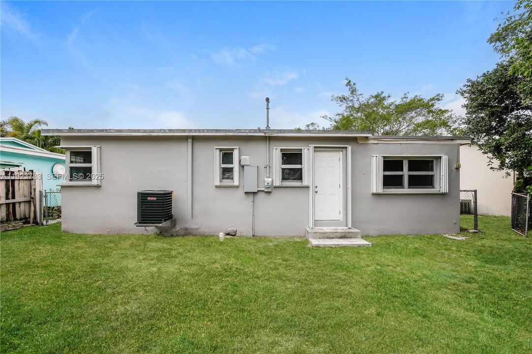 В аренду: $2,220 (2 спален, 1 ванн, 828 Квадратных фут)