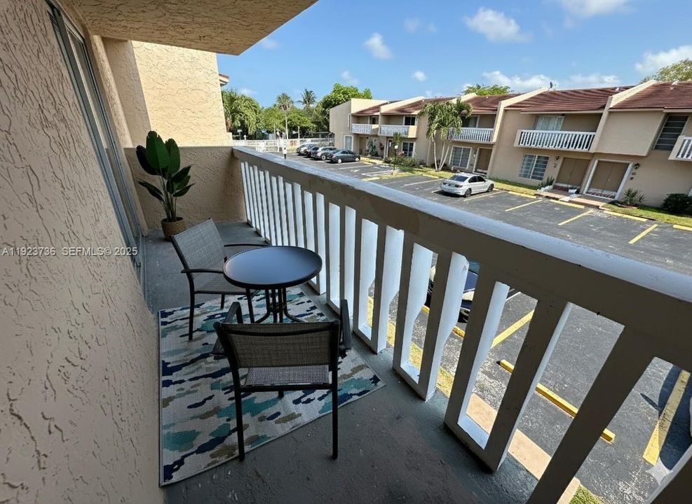 En Renta: $2,400 (3 camas, 2 baños, 1638 Pies cuadrados)